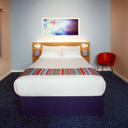 Travelodge Battersea Londen Buitenkant foto