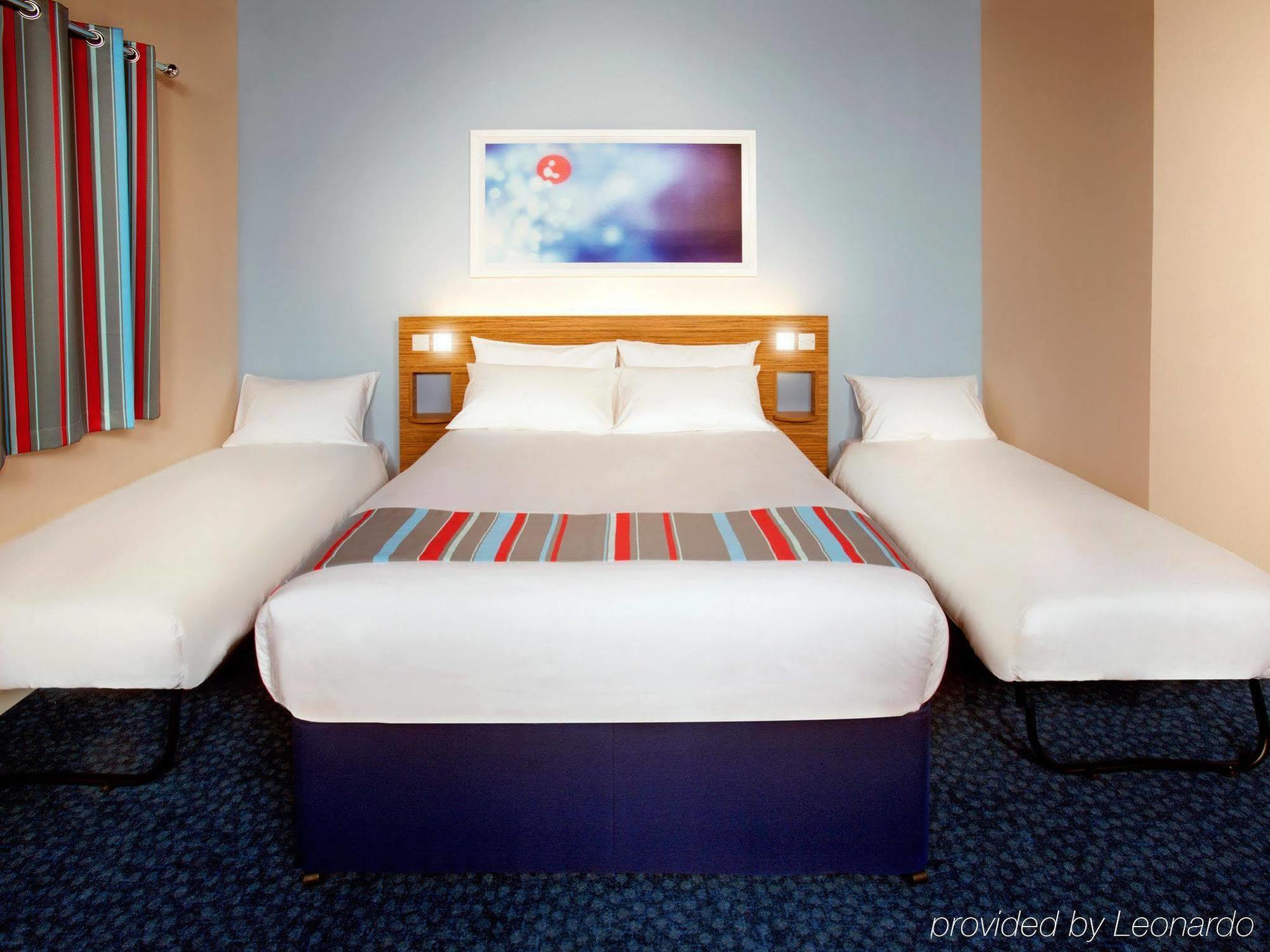 Travelodge Battersea Londen Buitenkant foto