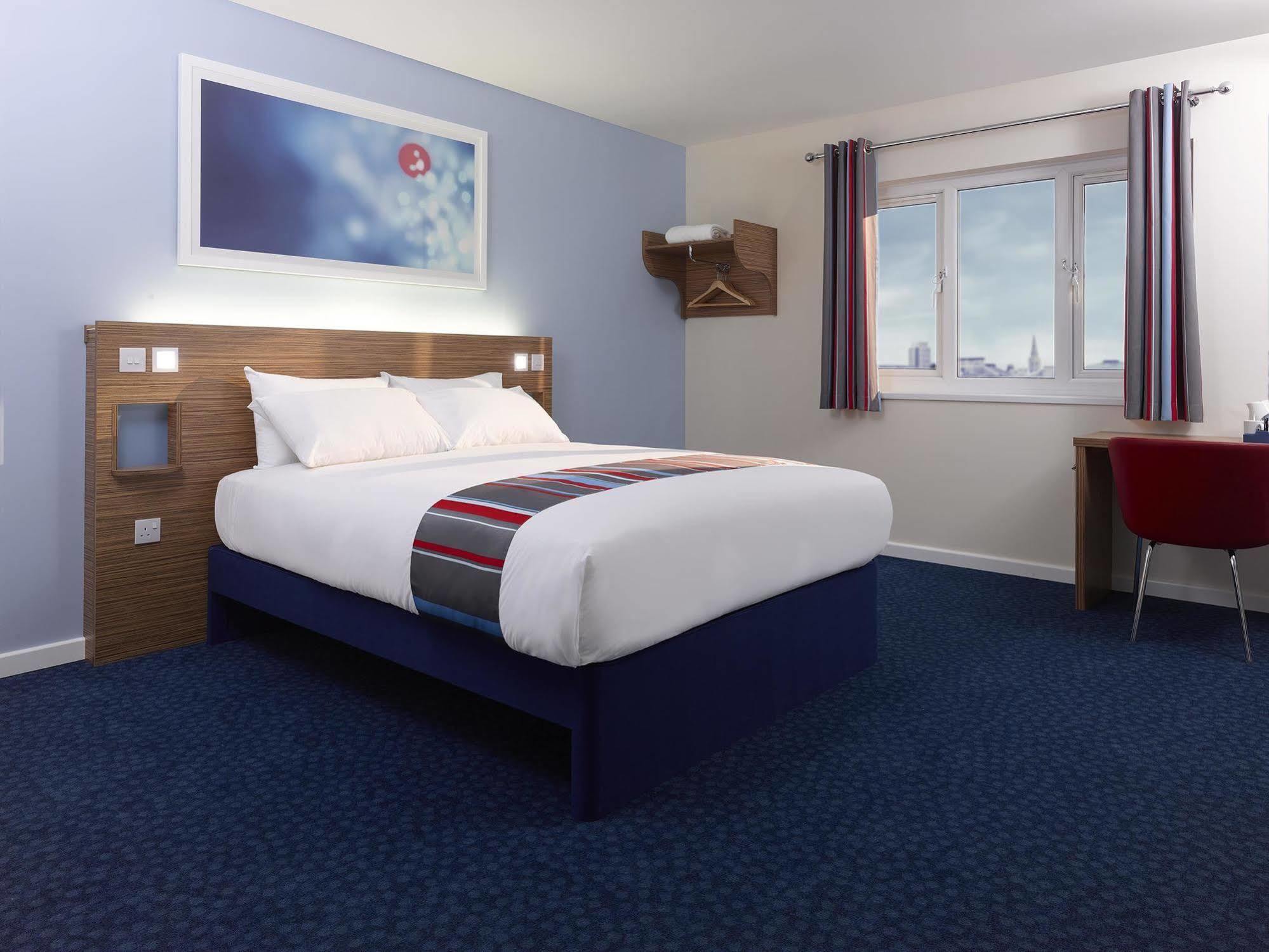 Travelodge Battersea Londen Buitenkant foto